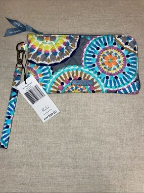 NWT Vera Bradley RFID Tech Wristlet. Quilted Zip in Sunny Medallion Pattern